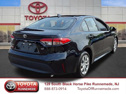 Certified 2025 Toyota Corolla LE FWD image 6