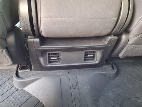 Used 2022 Chevrolet Silverado 1500 Custom image 9