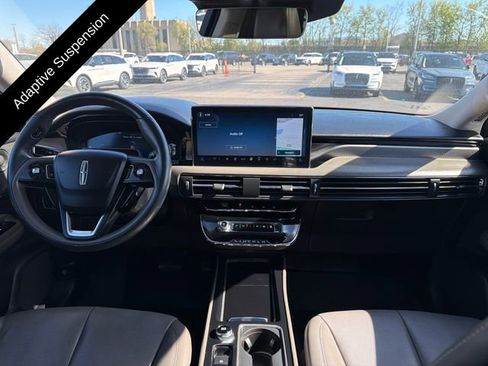 Used 2023 Lincoln Corsair Reserve w/ Equipment Group 202A image 17