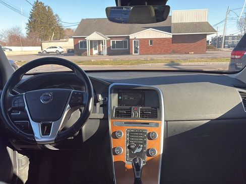 Used 2017 Volvo XC60 T5 Inscription w/ Preferred Option Package image 14