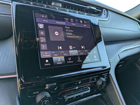 Used 2024 Jeep Grand Cherokee L Laredo image 21