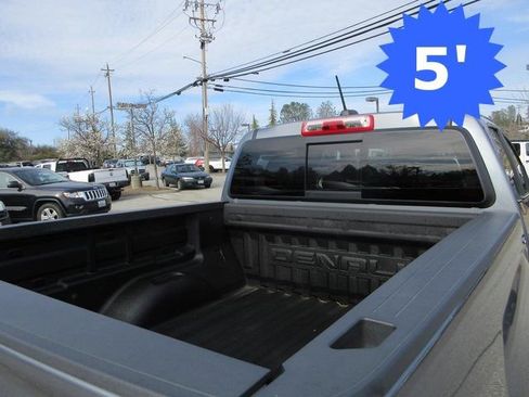 Used 2022 GMC Canyon Denali image 9