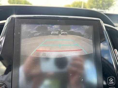 Used 2019 Toyota Prius Limited FWD image 30