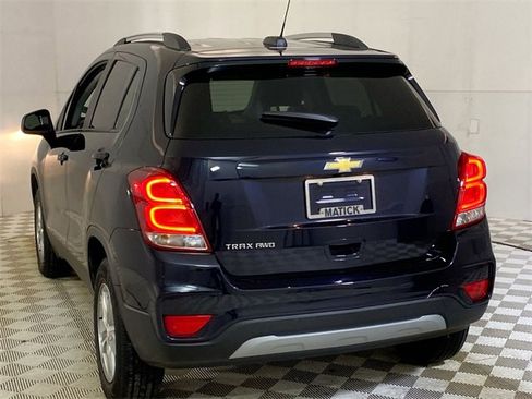 Used 2022 Chevrolet Trax LT w/ LT Convenience Package image 19