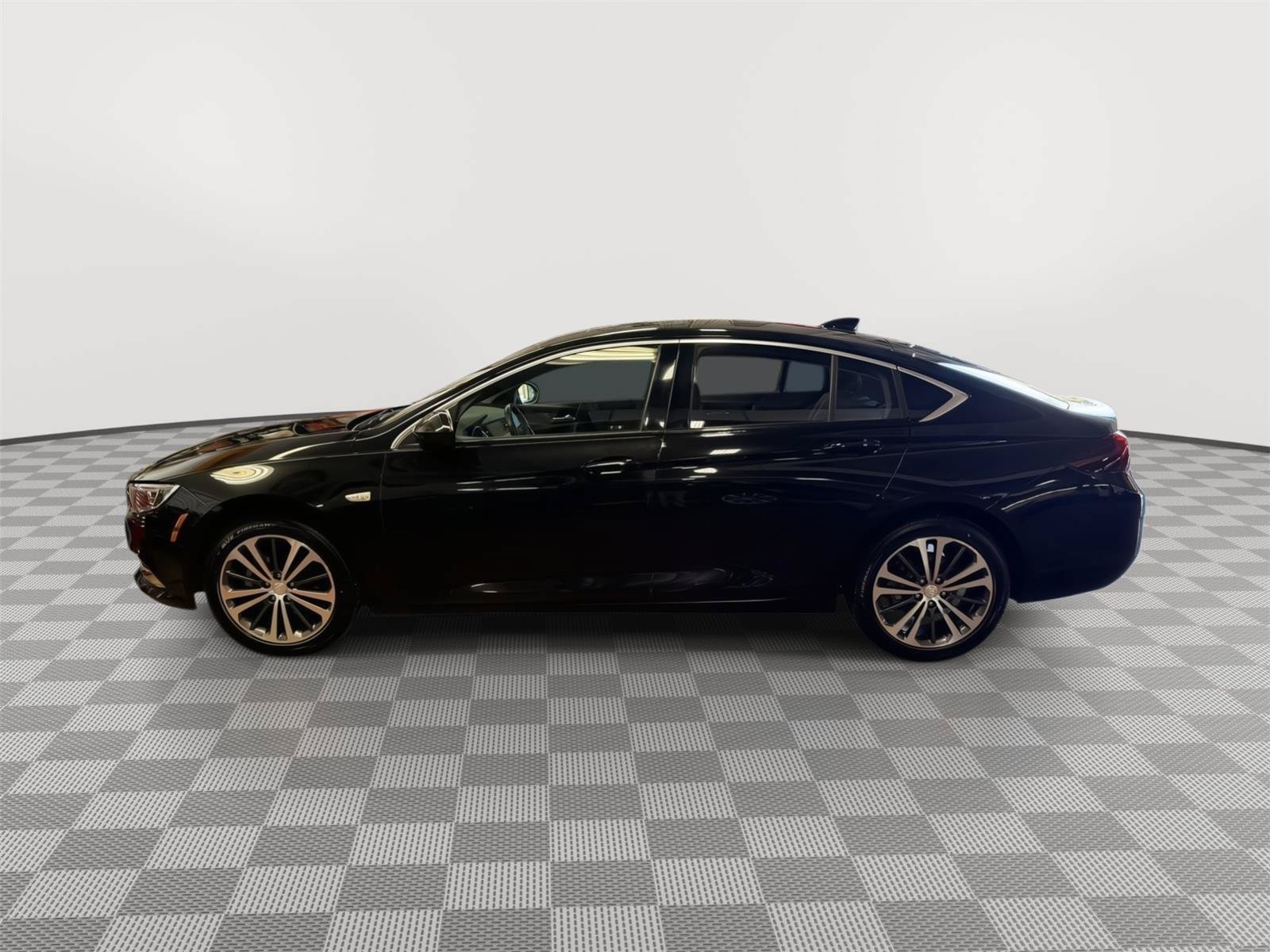 Used 2018 Buick Regal Essence FWD image 7