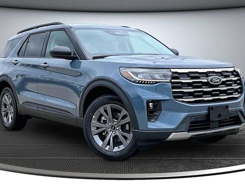New 2026 Ford Explorer Active w/ Active Comfort Package AWD/4WD image 2