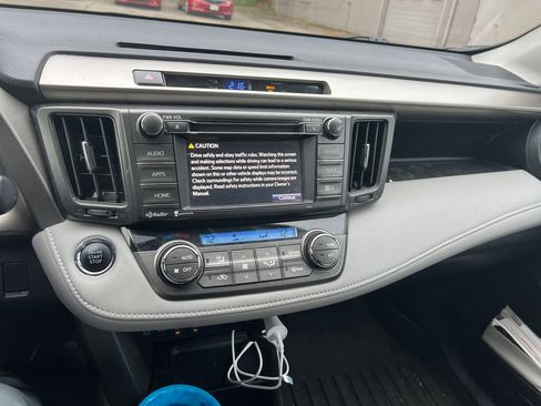 Used 2015 Toyota RAV4 Limited image 7