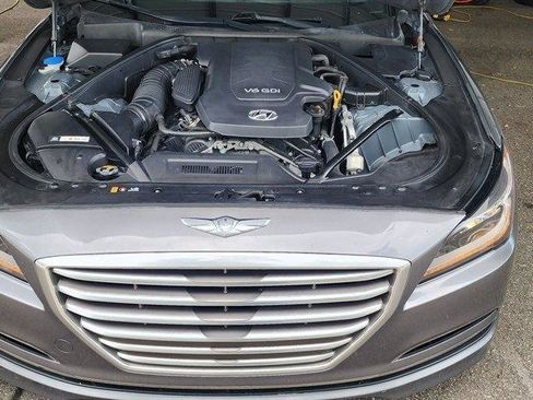 Used 2015 Hyundai Genesis 3.8 RWD image 18