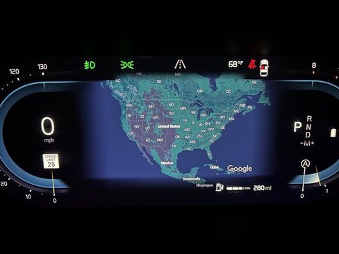 Certified 2025 Volvo XC60 B5 Plus image 33