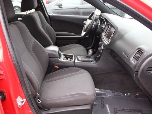Used 2015 Dodge Charger SXT image 17