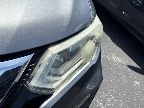 Used 2019 Nissan Rogue SV FWD image 4