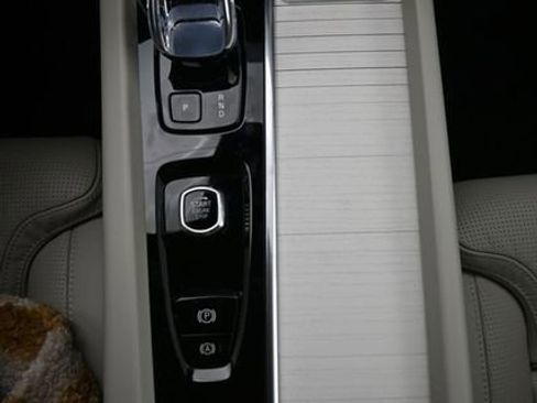 New 2026 Volvo XC60 B5 Ultra w/ Protection Package Premier image 10