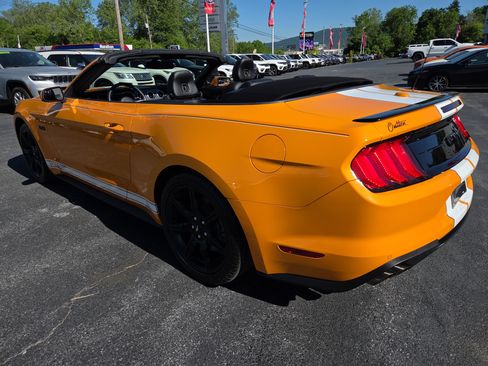 Used 2018 Ford Mustang GT Premium w/ Equipment Group 401A RWD image 6