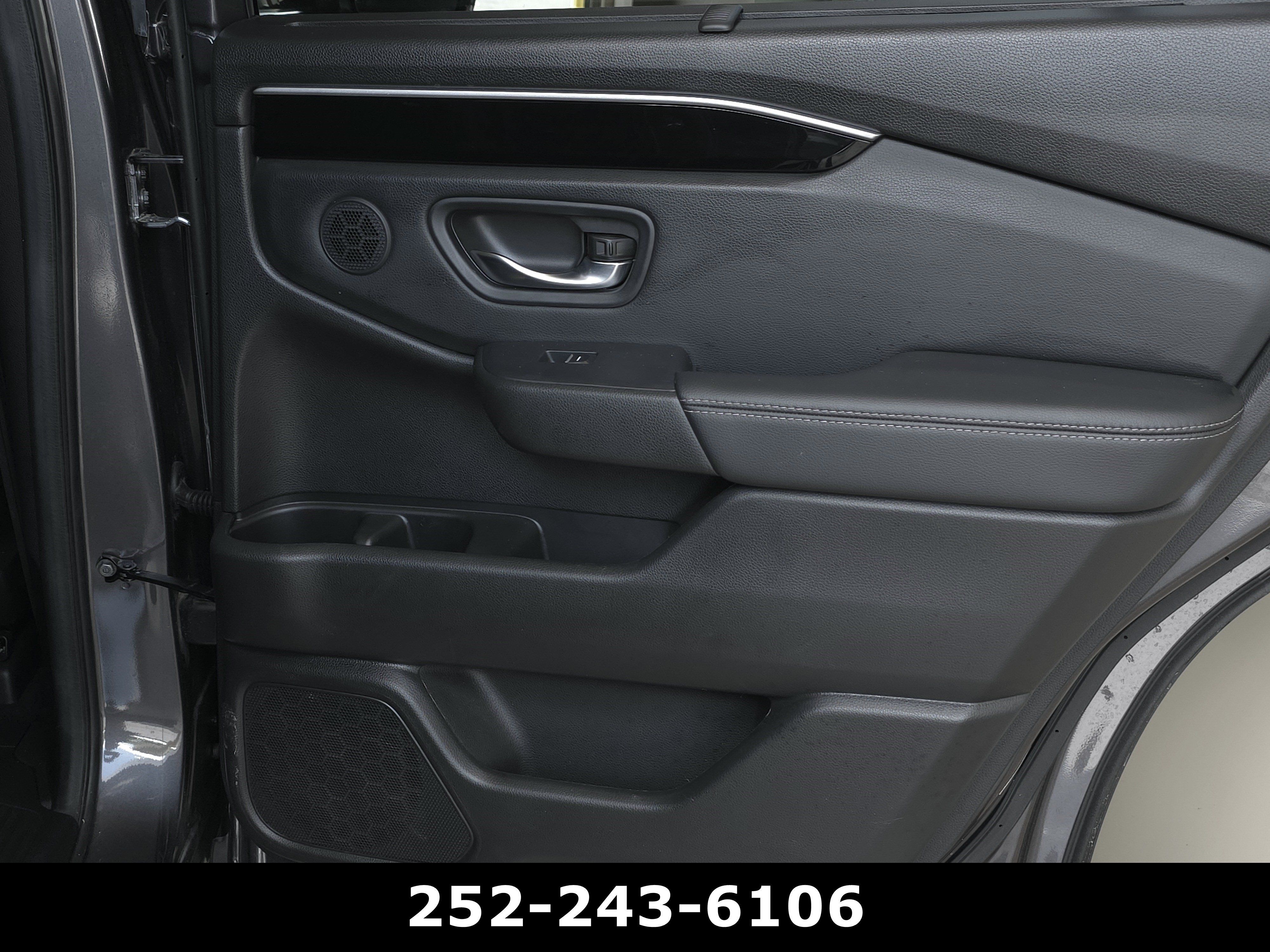 Used 2025 Honda Pilot Touring image 39