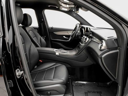 Used 2022 Mercedes-Benz GLC 300 image 30