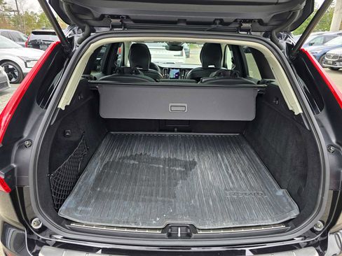 Certified 2023 Volvo XC60 B5 Ultimate w/ Climate Package image 16