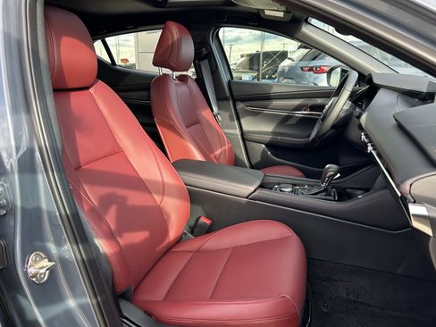 Certified 2025 MAZDA MAZDA3 Carbon image 27