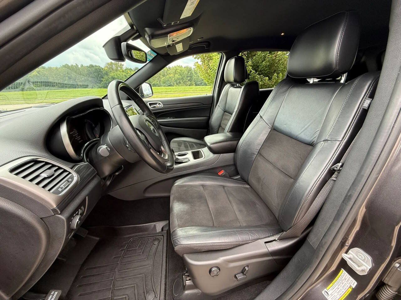 Used 2019 Jeep Grand Cherokee Laredo w/ Laredo X Package AWD/4WD image 13