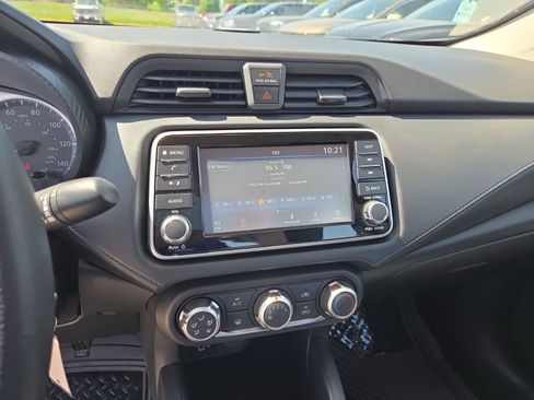 Used 2023 Nissan Versa S FWD image 10