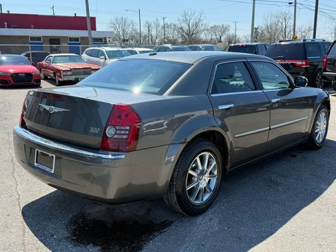 Used 2009 Chrysler 300 Limited w/ Protection Group image 5