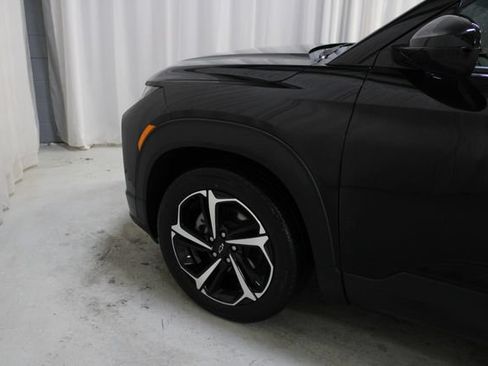 Used 2023 Chevrolet TrailBlazer RS w/ Sun and Liftgate Package FWD image 34