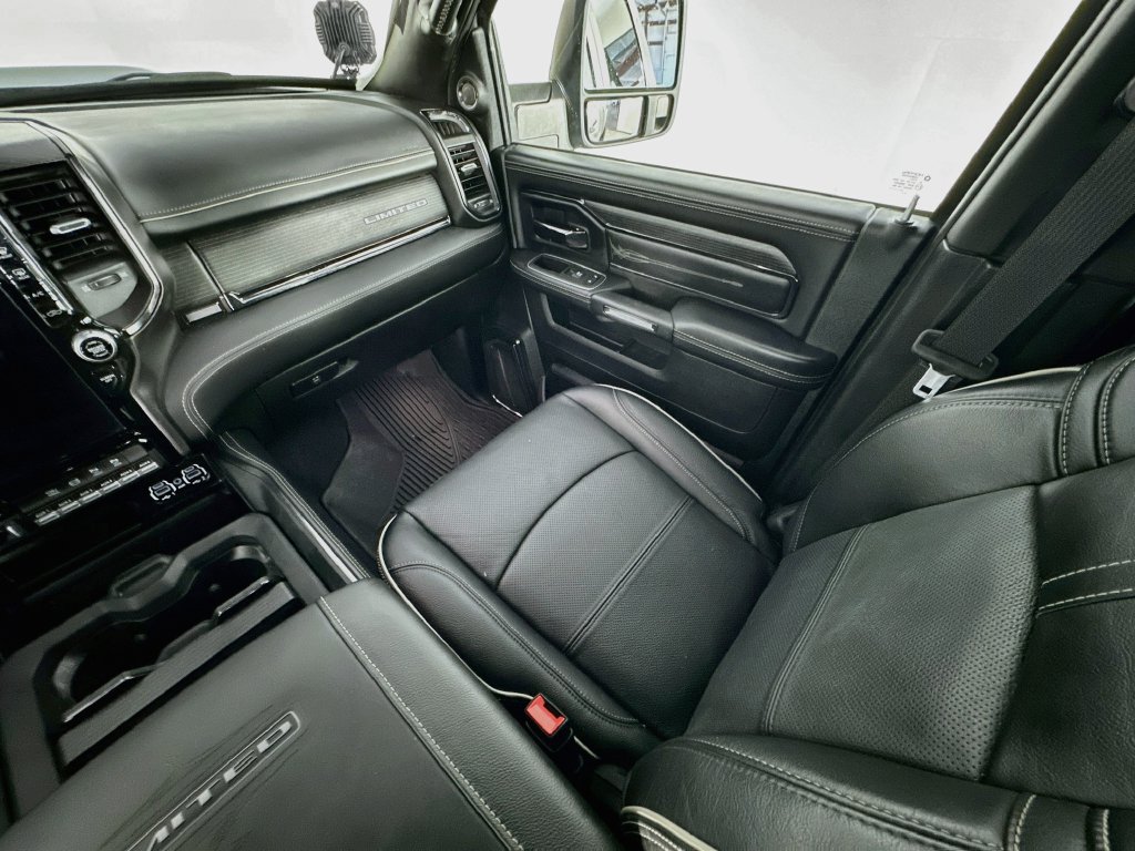 Used 2024 RAM 3500 Limited AWD/4WD image 11