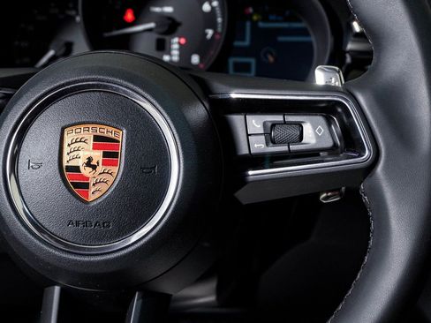 New 2026 Porsche Macan image 19