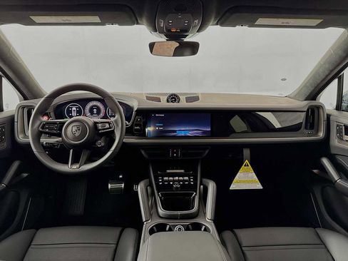 New 2026 Porsche Cayenne Turbo image 34