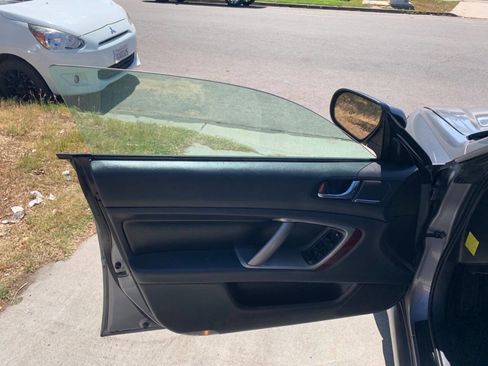 Used 2009 Subaru Legacy 2.5i Limited image 11