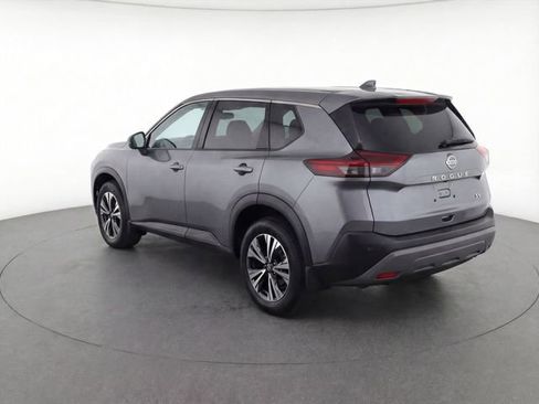 Used 2024 Nissan Rogue SV image 4