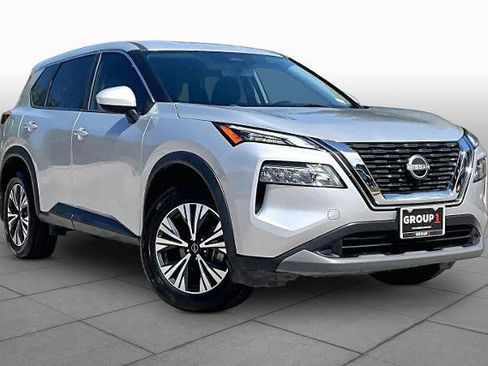 Certified 2023 Nissan Rogue SV FWD image 3