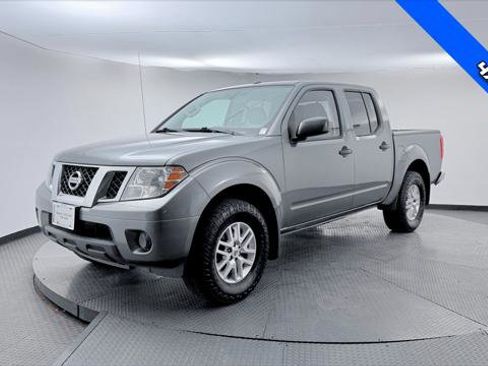 Used 2018 Nissan Frontier SV AWD/4WD image 2