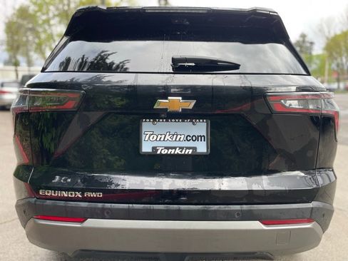 Used 2025 Chevrolet Equinox LT w/ Convenience Package II image 5