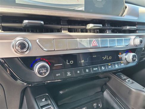 Used 2025 Kia Telluride S image 29