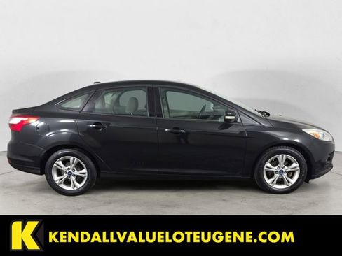 Used 2013 Ford Focus SE w/ SE Winter Pkg FWD image 6