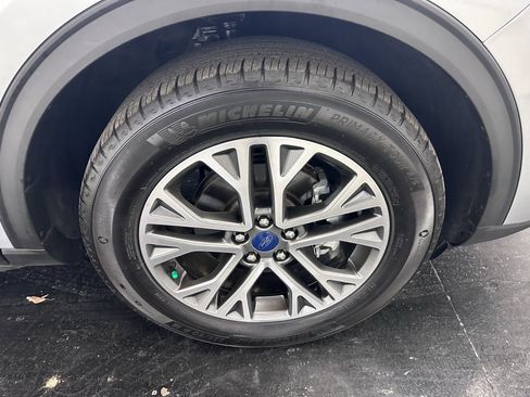 Used 2021 Ford Escape SEL image 16