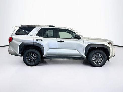 Used 2025 Toyota 4Runner SR5 AWD/4WD image 10