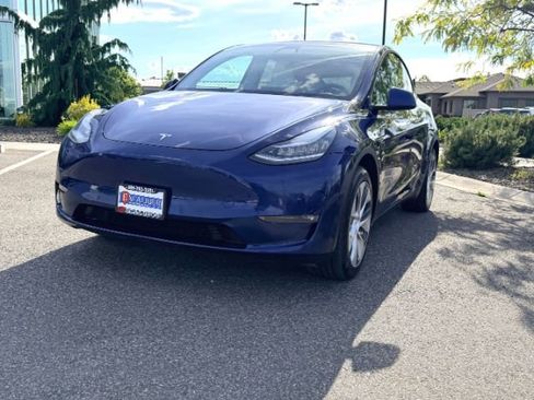 Used 2021 Tesla Model Y Long Range AWD/4WD image 3