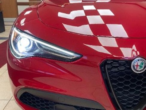 Used 2023 Alfa Romeo Stelvio Estrema image 10