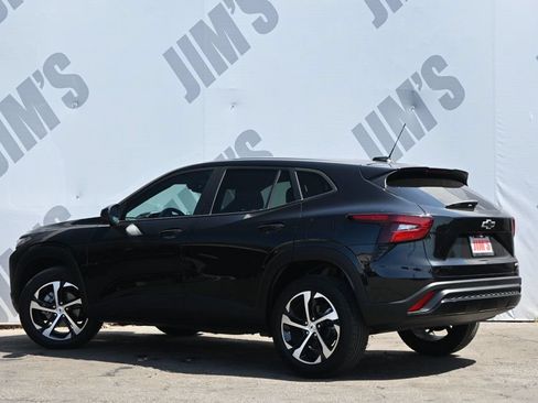 Used 2024 Chevrolet Trax RS w/ Driver Confidence Package FWD image 7