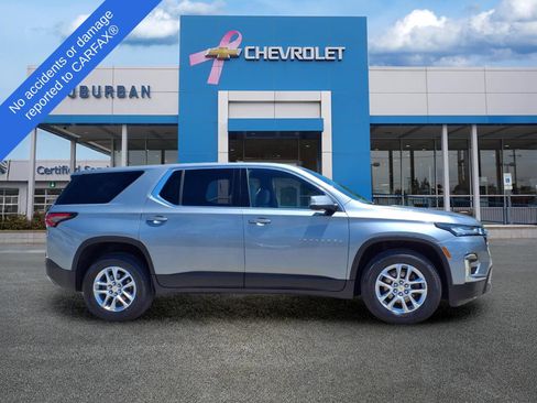 Used 2023 Chevrolet Traverse LS w/ Safety Package FWD image 4