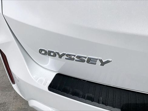 New 2026 Honda Odyssey Touring image 15