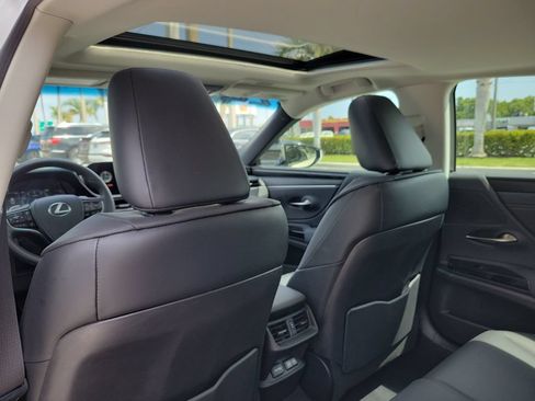 Used 2024 Lexus ES 350 w/ Premium Package FWD image 24