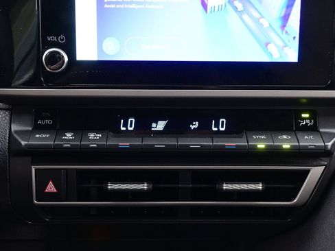 Used 2025 Toyota Camry LE FWD image 19
