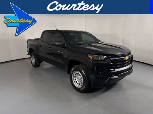 Used 2023 Chevrolet Colorado W/T RWD image 1