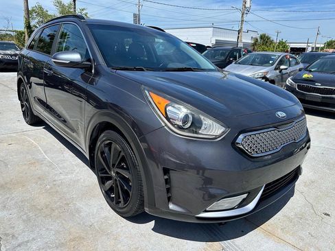 Used 2019 Kia Niro S Touring FWD image 8