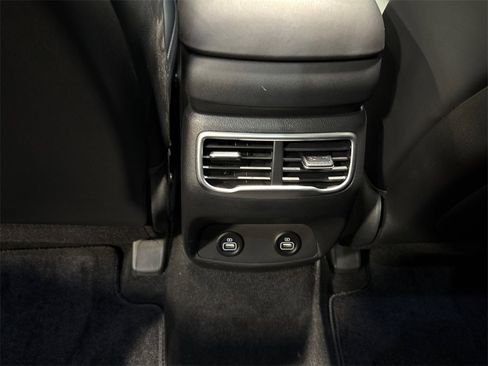 Used 2023 Hyundai Santa Fe SEL w/ Premium Package image 10