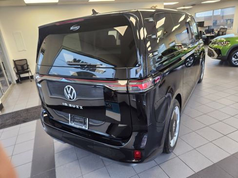 New 2025 Volkswagen ID. Buzz Pro S Plus image 3