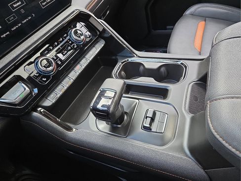 Certified 2025 GMC Sierra 1500 AT4 w/ AT4 Premium Package AWD/4WD image 25