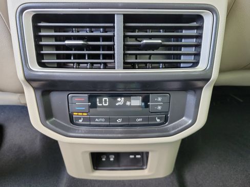 New 2026 Volkswagen Atlas SEL Premium R-Line AWD/4WD image 17